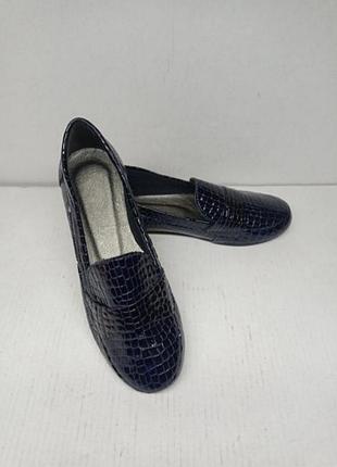 Туфли лоферы из натуральной лаковой кожи женские