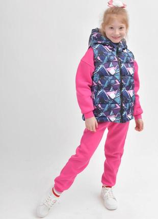 Жилет дитячий демісезонний, з капюшоном на кулісці, на блискавці, з кишенями, різнобарвний, рожевий2 фото