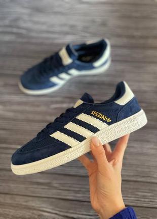 Кроссовки adidas spezial