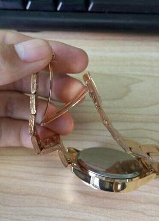 Наручний годинник geneva з грубим браслетом і латинським цифербла3 фото