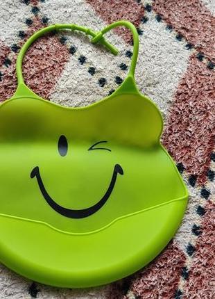 Дитячий фартушок для годування зелений