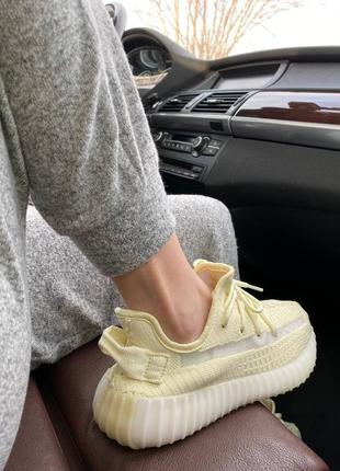 A. yeezy boost 350 v23 фото