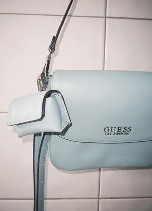 Голубая сумка guess