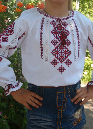 Дитячі вишиванки. вишиванка на дівчинку