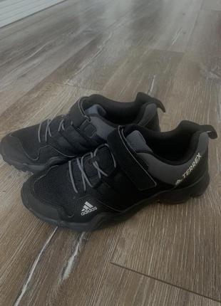 Кросівки adidas terrex р.36