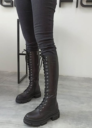 Кожаные эксклюзивные женские сапоги на шнуровке10 фото