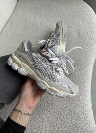 Кроссовки asics