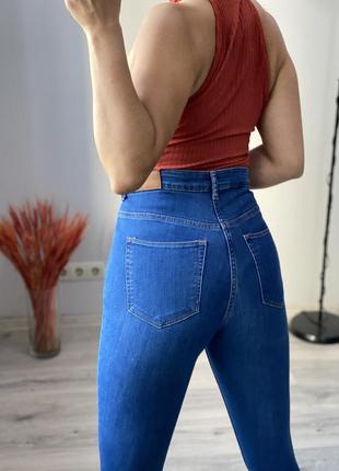 Крутые джинсы divided4 фото