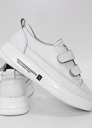 Шкіряні білі жіночі кросівки на двох липучках2 фото