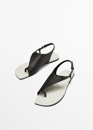 Асиметричні сандалі на плоскій підошві — limited edition