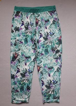 Летние лёгкие укороченные брюки в тропический принт высокая посадка janina