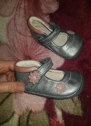 Босоніжки clark's