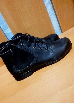Кожаные натуральные ботинки на шнурках2 фото