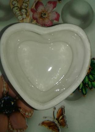 Шкатулка в виде сердца с цветочком белая3 фото