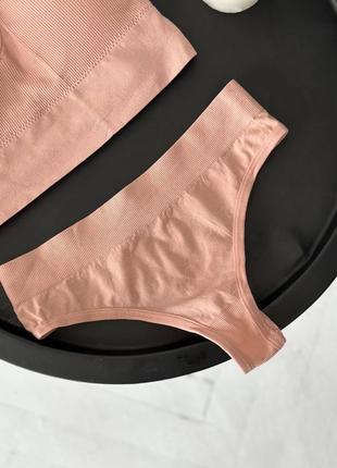 Бесшовный комплект нижнего белья женский розовый4 фото