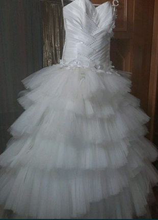Продам весільні сукні1 фото