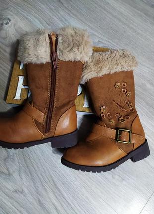 Хорошенькі дитячі ботінки сапожки для дівчинки 24розм.