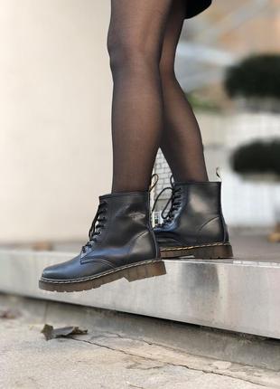 Трендовые женские ботинки полусапожки dr. martens чёрные10 фото