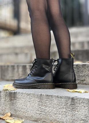 Трендовые женские ботинки полусапожки dr. martens чёрные9 фото