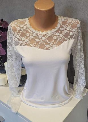 Блуза з мереживними рукавами та вставкою1 фото