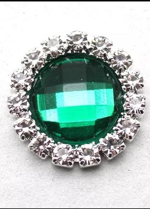 Камінь в сріблястій стразовій оправі 1,5 см зелений