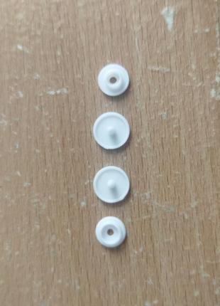 Кнопка пластиковая белый т3 10,4 мм
