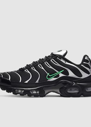 Стильні кросівки nike air max plus black green strike 42