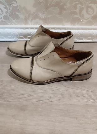 Шкіряні туфлі vera gomma