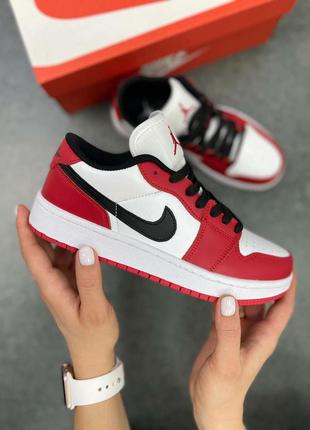 Nike air jordan 1 low red жіночі кросівки