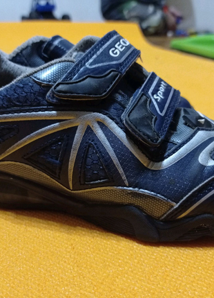 Дитячі фірмові кросівки geox3 фото