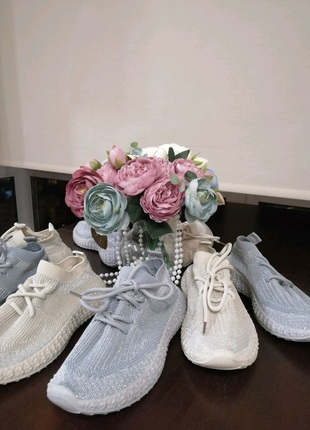 Adidas yeezy кросівки шикарні nude туреччина