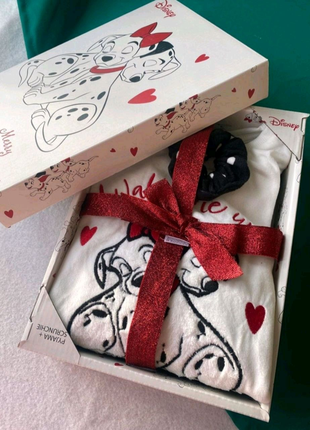 Дитяча піжама disney "dalmatians" в подарунковій коробці.1 фото