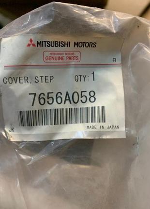 Накладки порогів mitsubishi pajero 7656a058 / 7656a057