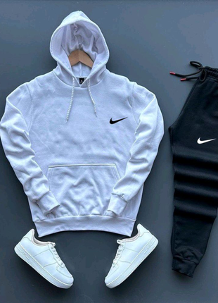 Весняний костюм nike худі біле + штани чорні