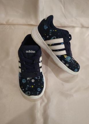 Кроссовки adidas текстильные адидас невесомые