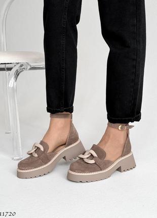 Темно бежевые коричневые натуральные замшевые закрытые босоножки туфли с ремешком цепочкой на толстой подошве замш беж6 фото