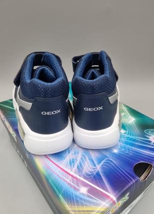 Хайтопы ботинки geox illuminus 33, 34 р кроссовки с мигалками4 фото