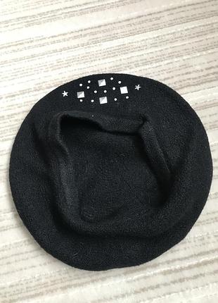 Берет з декором 2