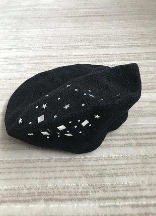 Берет з декором 3