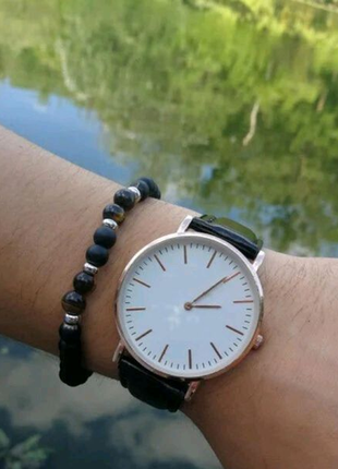 Класичний наручний годинник1 фото