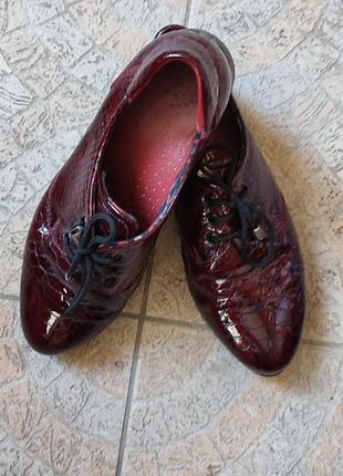 Лаковые туфли,стильные, удобные