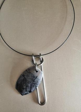 Прикраса з натуральним каменем