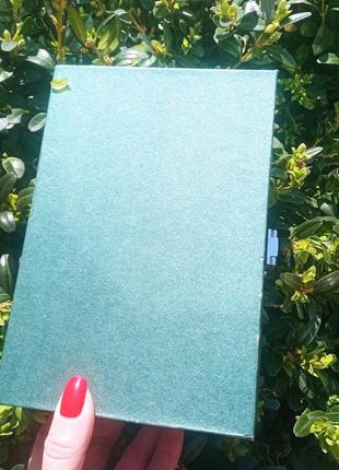 Фарфоровая кукла с сертификатом аутентичности .новая