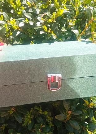 Фарфоровая кукла с сертификатом аутентичности .новая