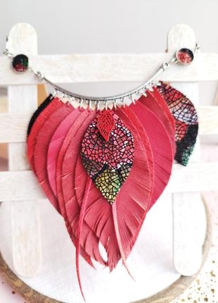 Кольє з натуральної шкіри, кольє під блузку, червоне кольє з пір'ям зі шкіри