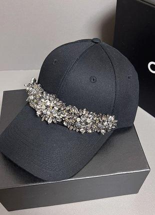 Кепка у стилі chanel