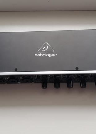 Звукова карта behringer umc404hd