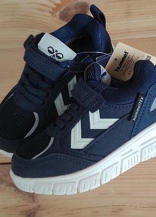 Мембранні кросівки hummel
