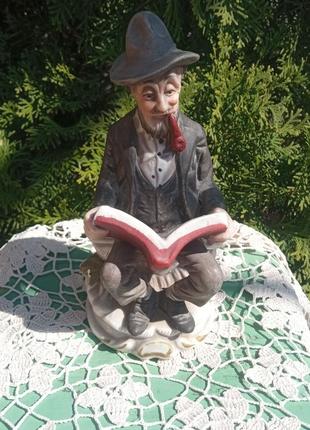 Статуэтка от capodimonte из бисквитного фарфора