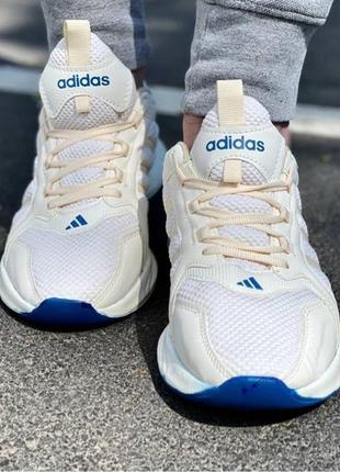 Нові кросівки adidas у вірмовій коробці.